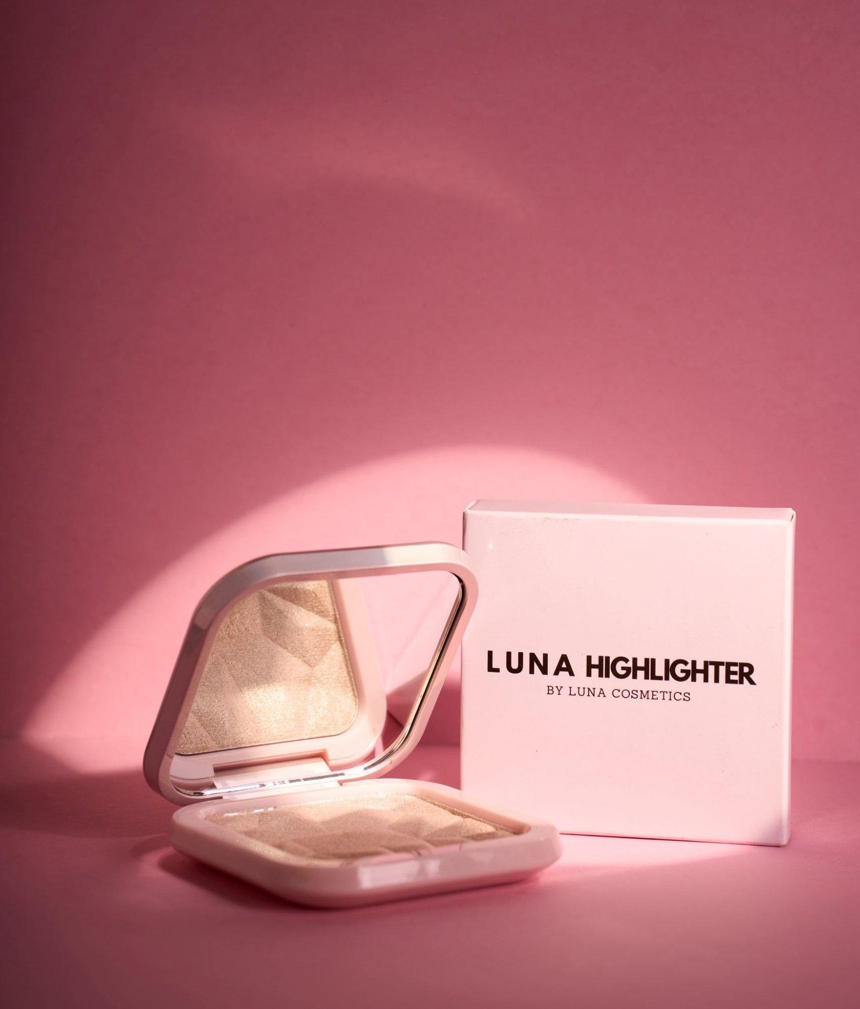Luna Highlighter poudre illuminatrice